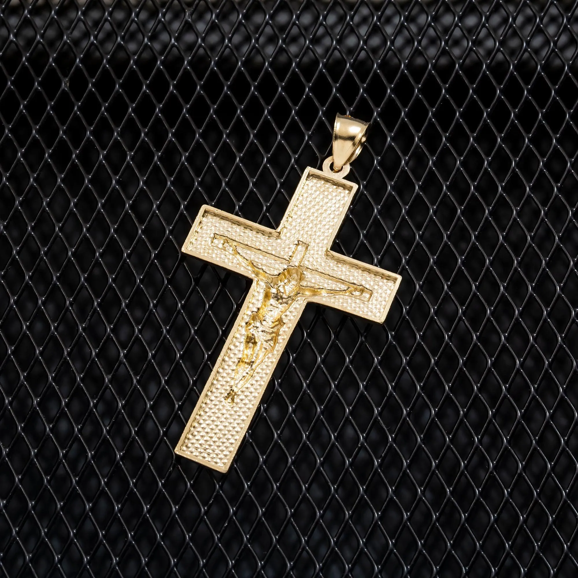 10K GOLD TWO TONE CRUCIFIX PENDANT 4.9G