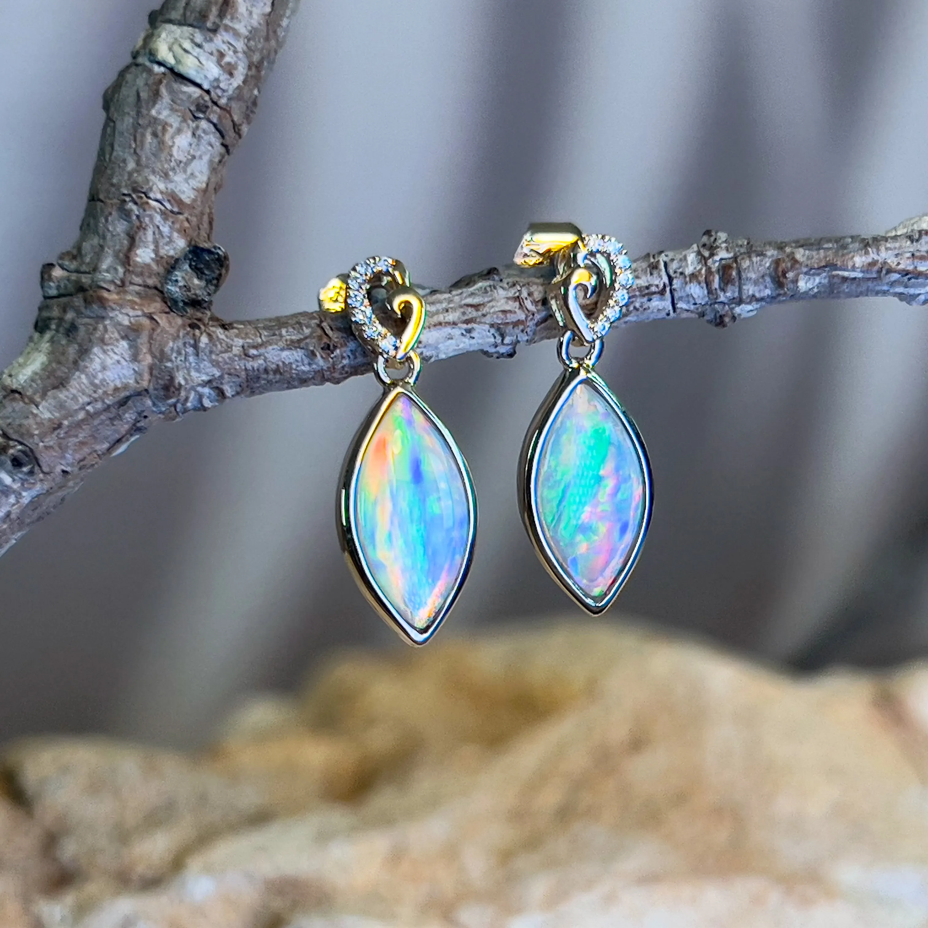 14kt Yellow Gold dangling earrings Marquise shape Crystal Opal 2.06ct and Diamonds