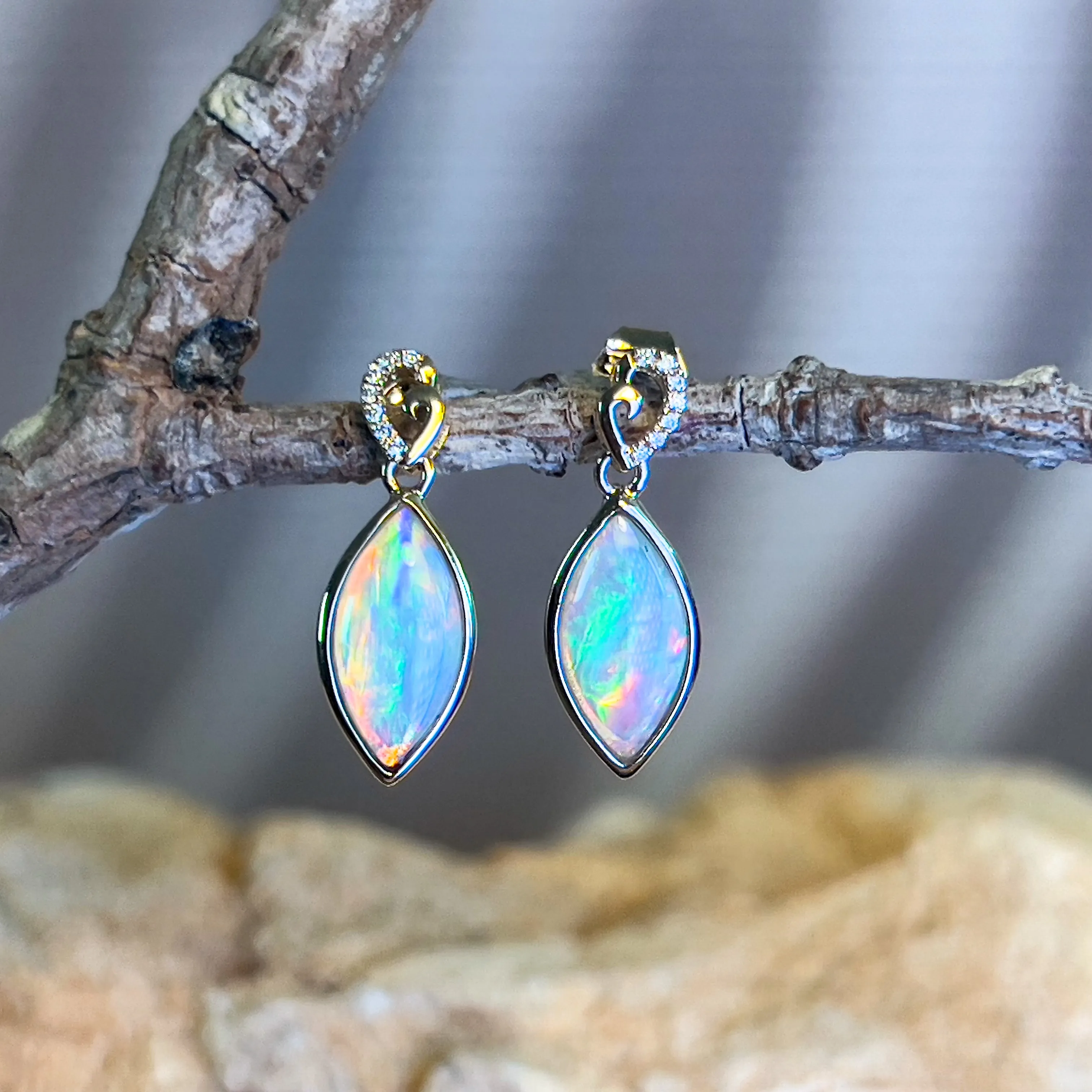 14kt Yellow Gold dangling earrings Marquise shape Crystal Opal 2.06ct and Diamonds