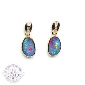 14kt Yellow Gold dangling earrings Opal doublet 3.2ct