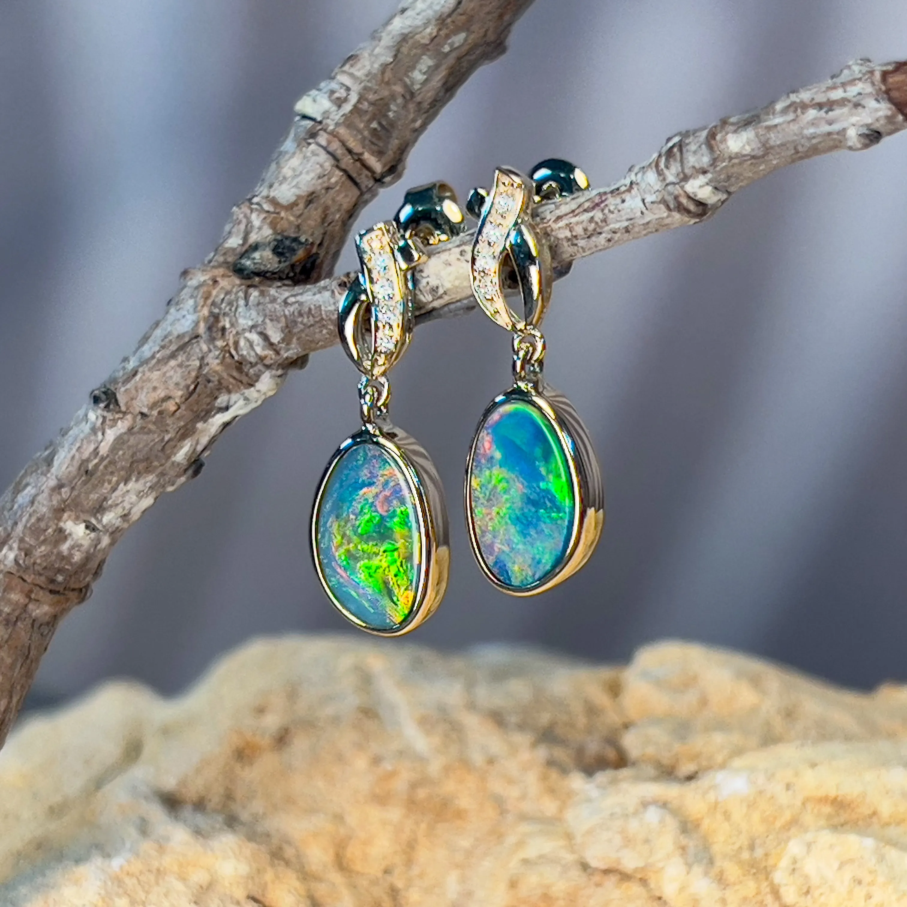 14kt Yellow Gold dangling Opal doublet 2.85ct earrings