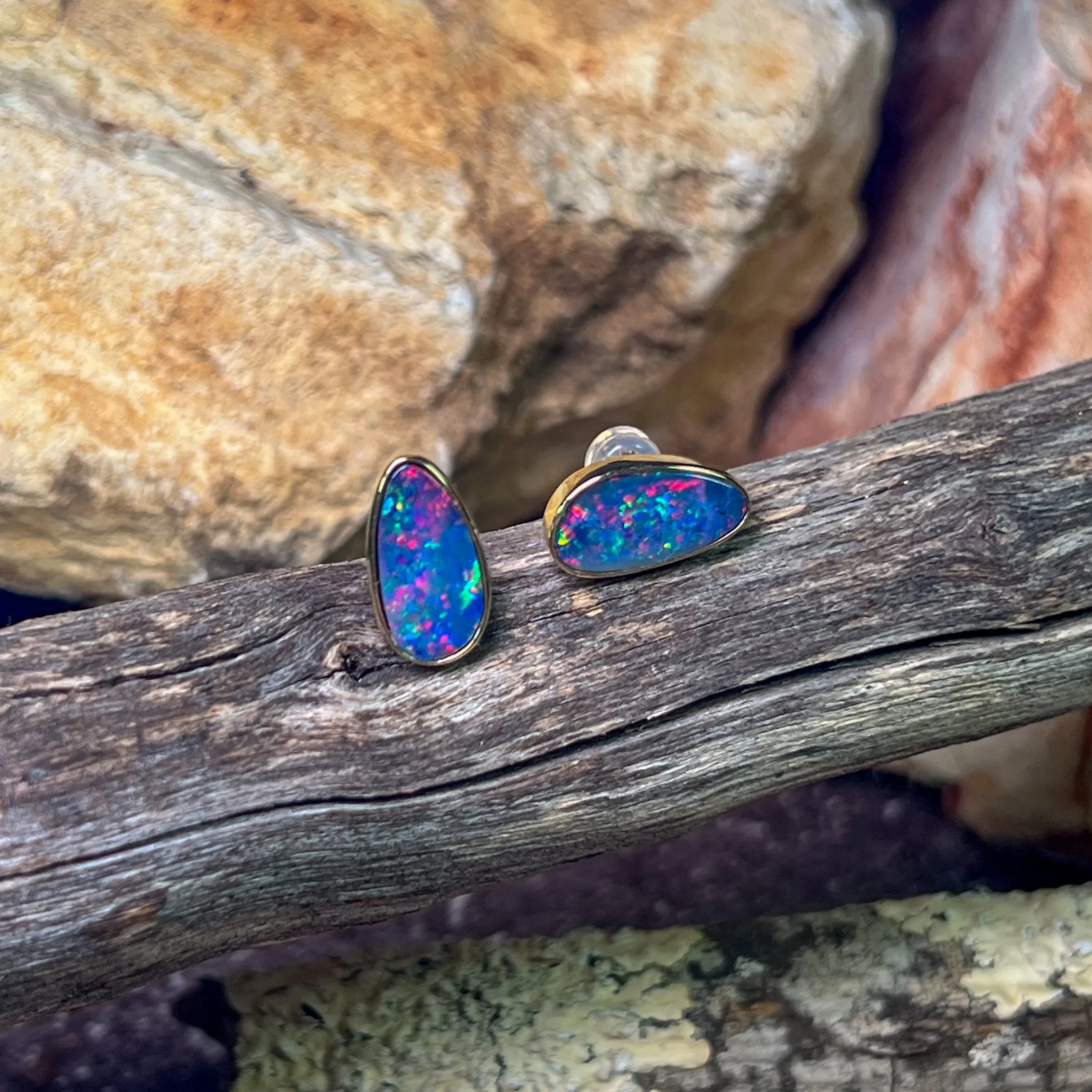 14kt Yellow Gold Opal doublet studs freeform 3.93ct