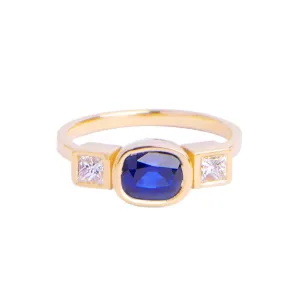 18ct yellow gold ring with sapphire cushion & diamonds size M