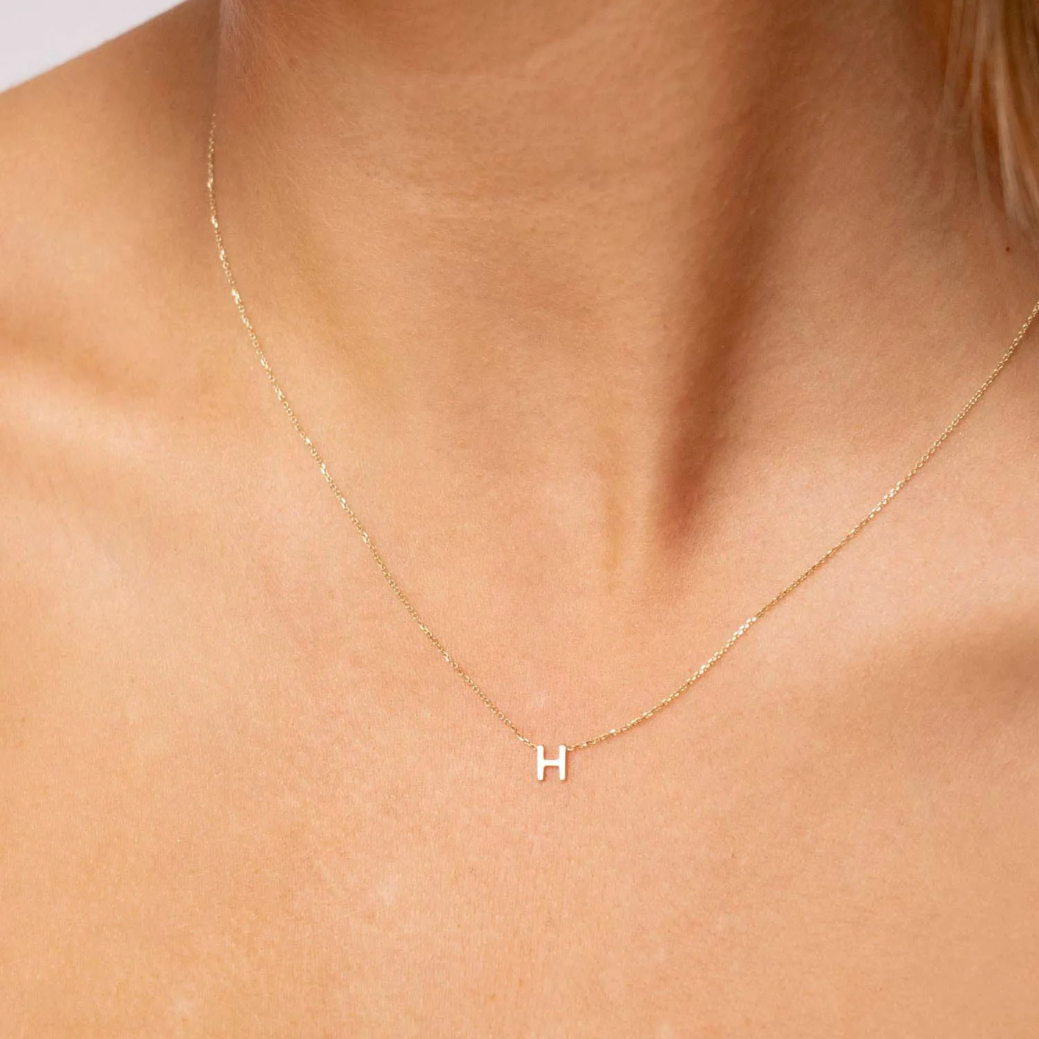 9K Gold 'H' Initial Necklace - 1.19.0157