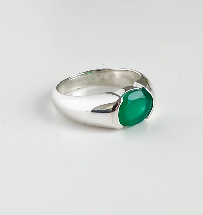 Capri Signet Ring - Green Onyx