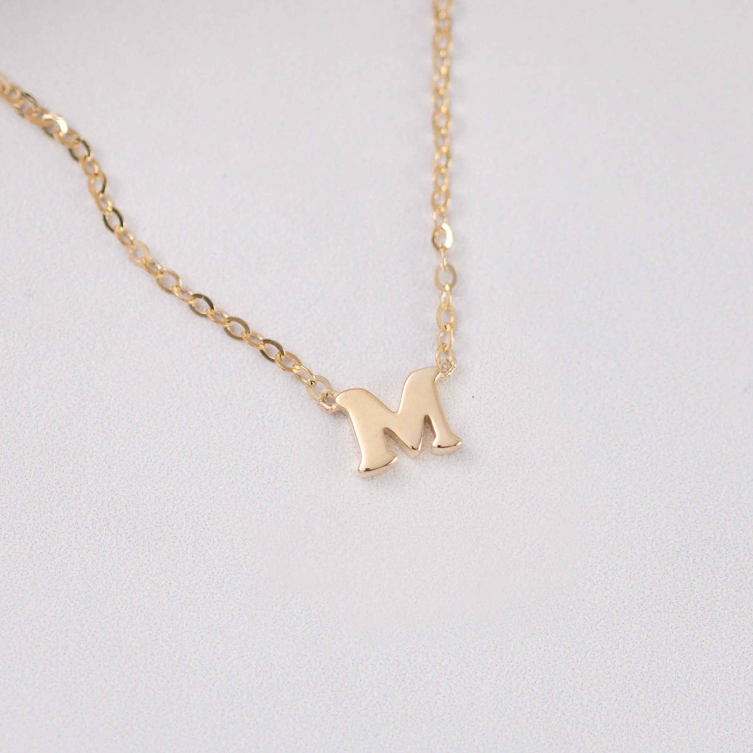 Initial necklace petite -Solid 9k gold