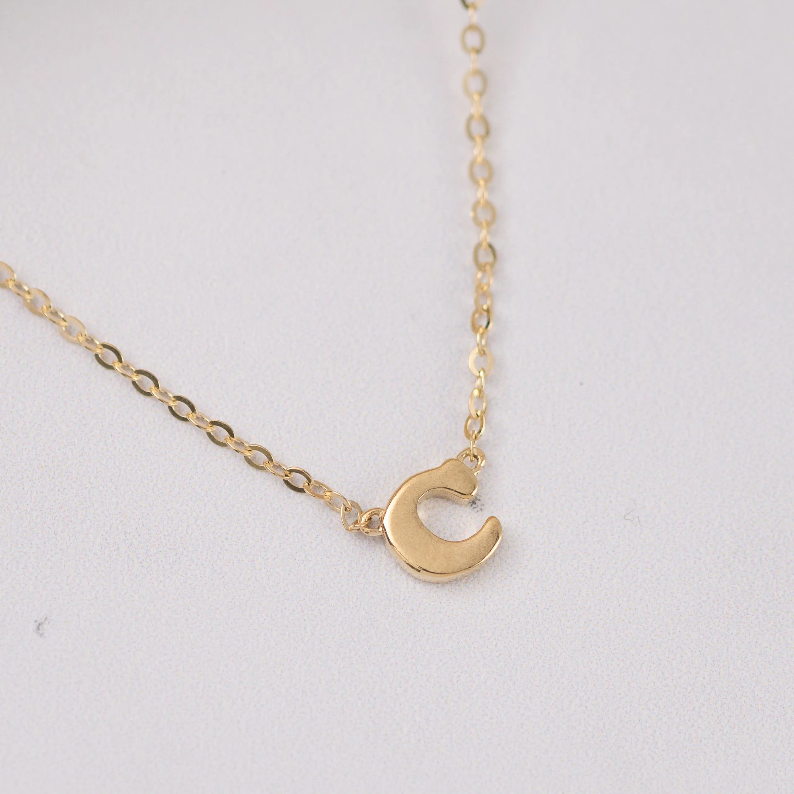 Initial necklace petite -Solid 9k gold