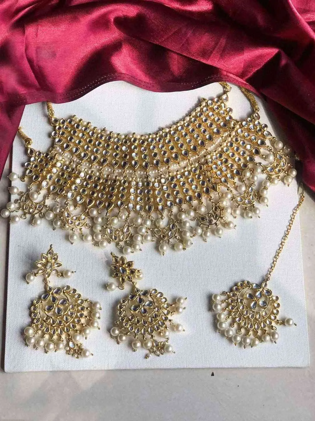 Peora Gold Plated Kundan Choker