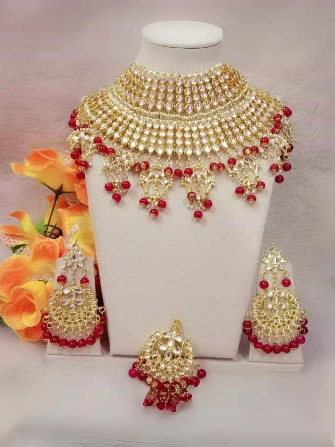 Peora Gold Plated Kundan Choker