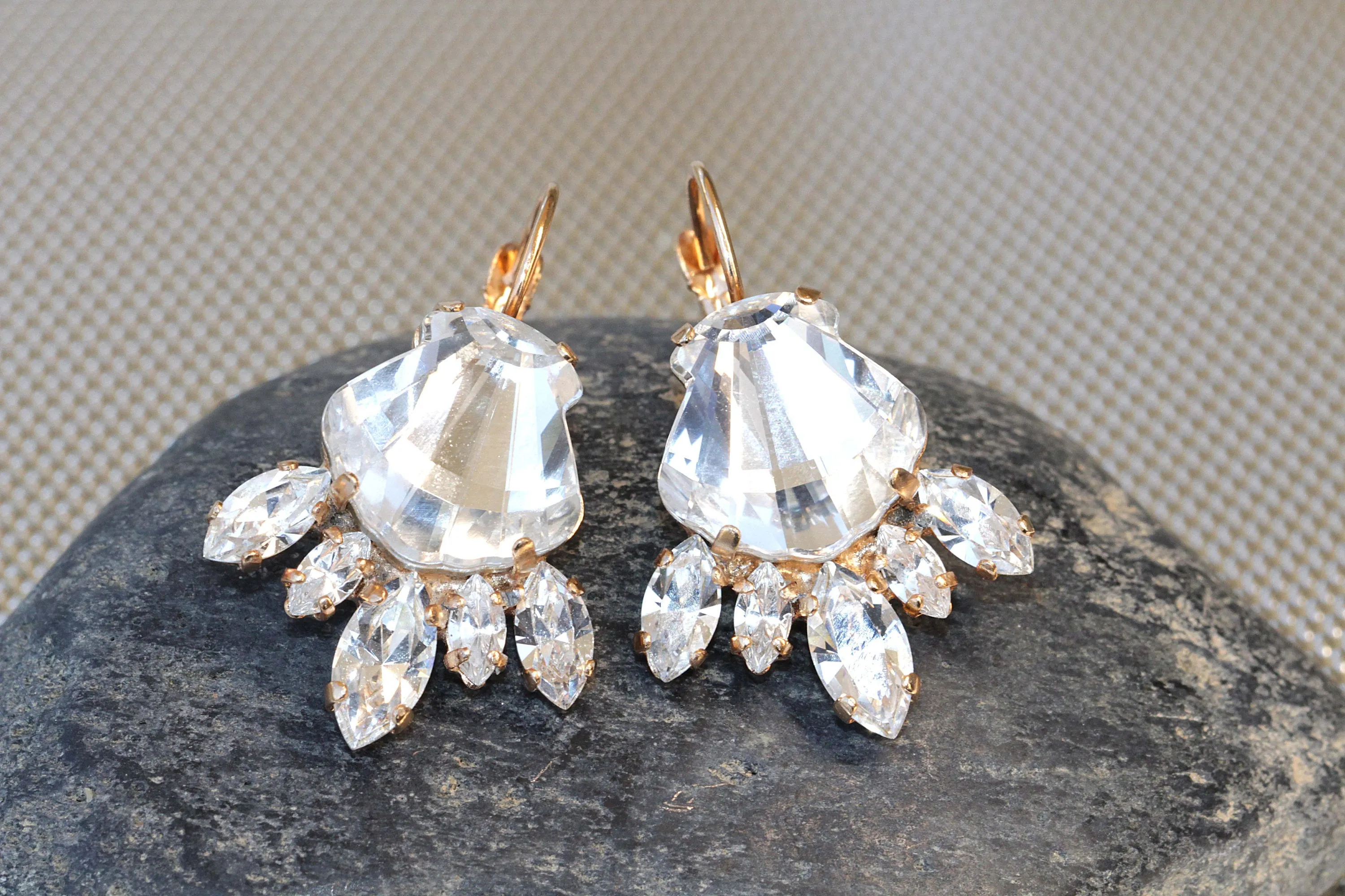 SHELL CRYSTAL Earrings